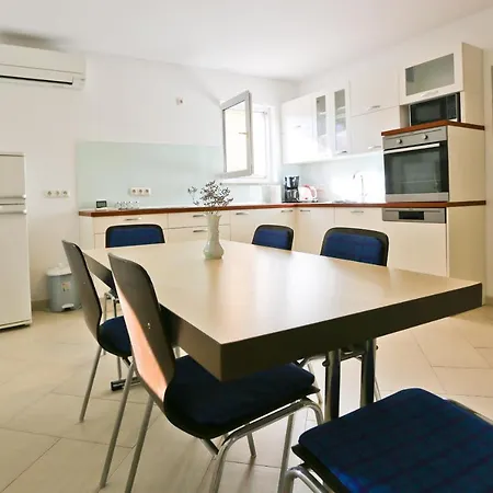 Dani Apartman Zára